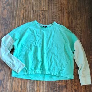 💙3 for $30💙 Zelos Colorblock Cropped Front Sweatshirt XL